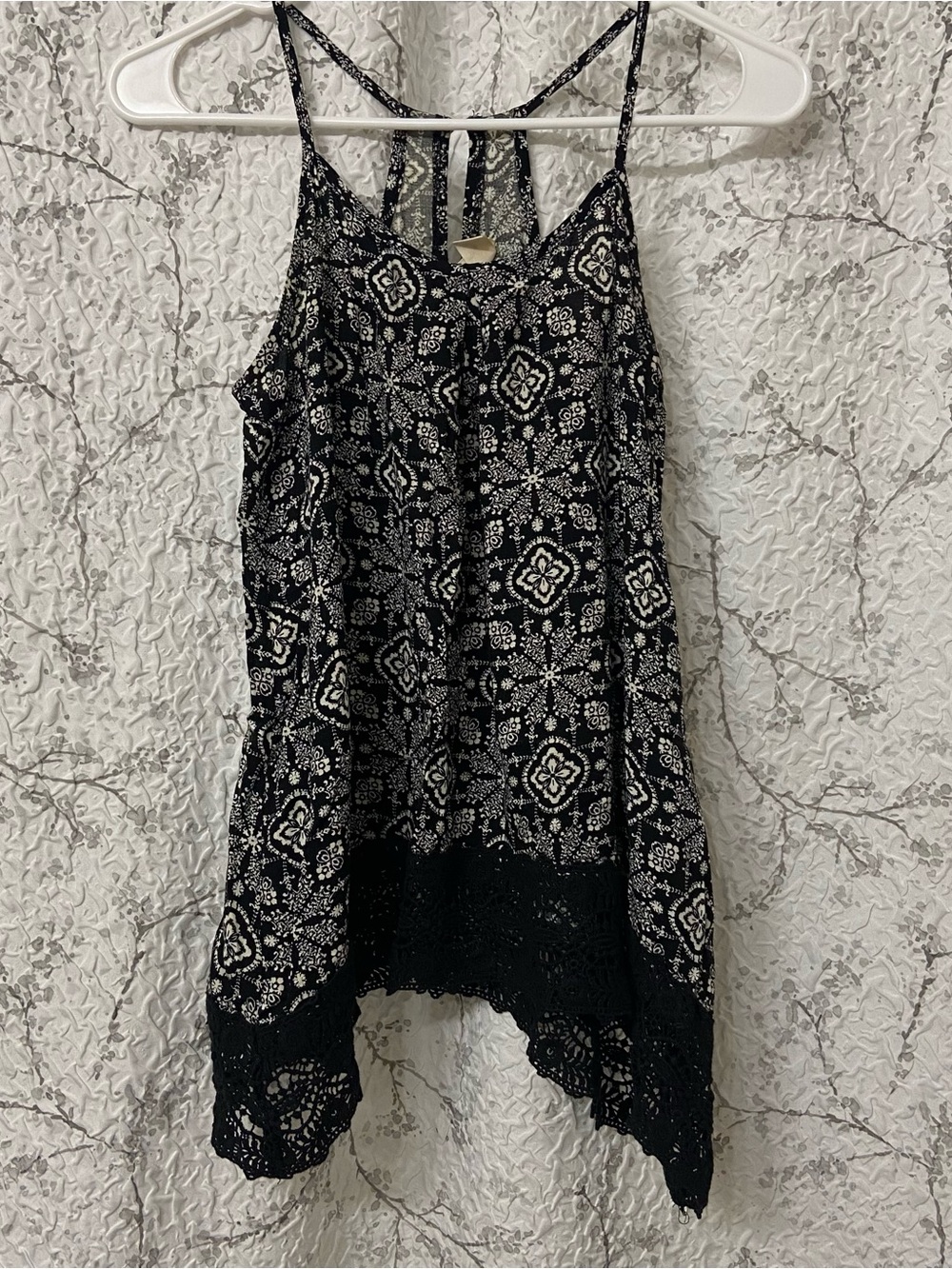 Mossimo Black and White Printed Crochet-Hem Tank Top Size S
